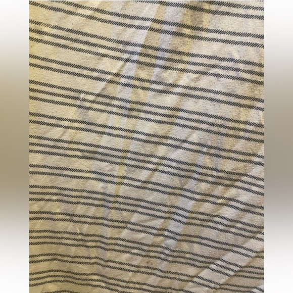 Copper pearl fitted crib sheet in good preloved condition. - Picture 5 of 5